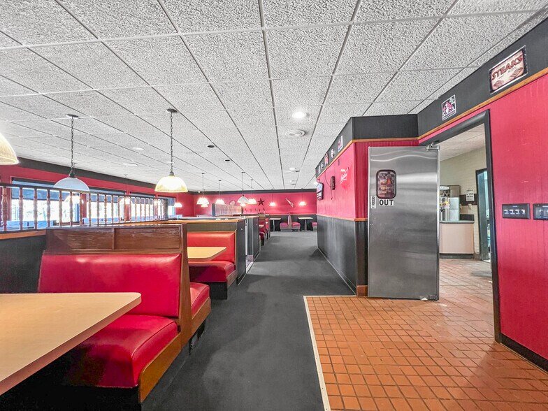 More Photos Of 15371 Highway 13 S, Hurricane Mills General Retail For Sale