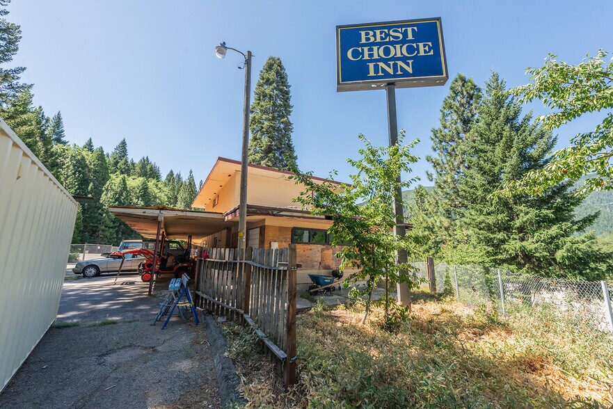 More Photos Of 4221 Siskiyou Ave, Dunsmuir Hotel For Sale