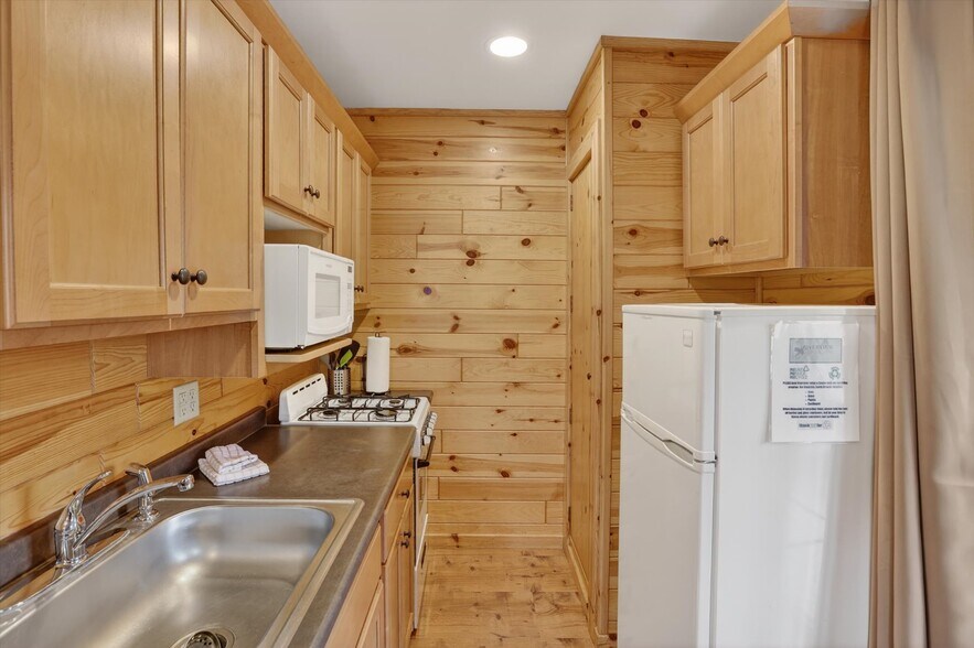 More Photos Of 10935 Linger Longer Rd, Grayling Hospitality For Sale