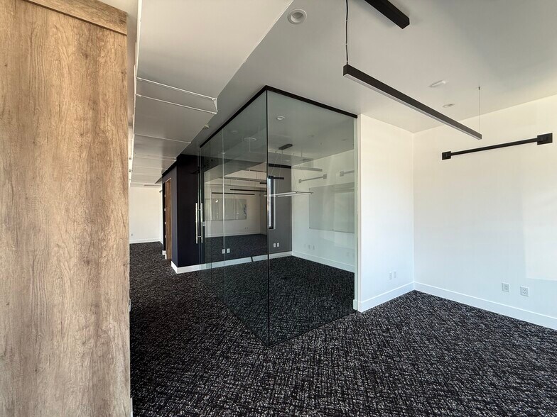 More Photos Of 101 McHenry Ave, Modesto Freestanding For Lease