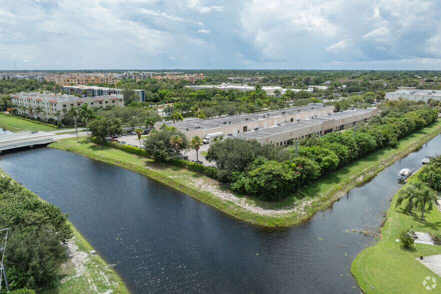 More Photos Of 2433-2463 Quantum Blvd, Boynton Beach Showroom For Lease