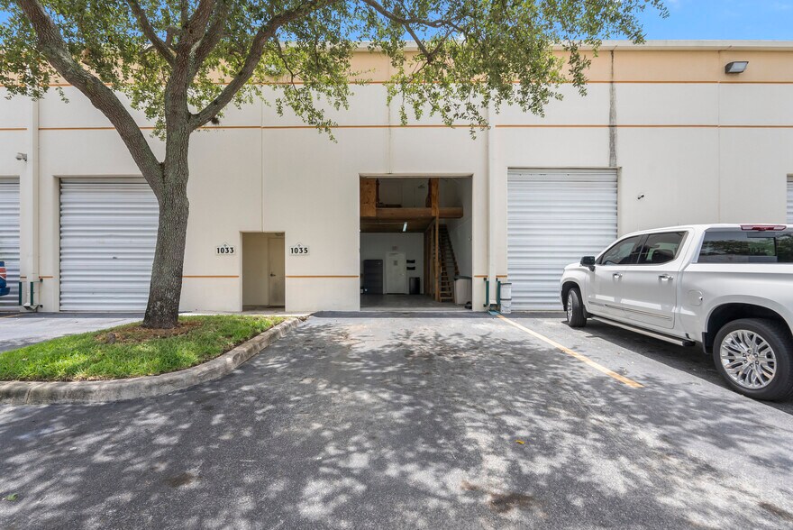 More Photos Of 1011-1039 NW 31st Ave, Pompano Beach Manufacturing For Lease