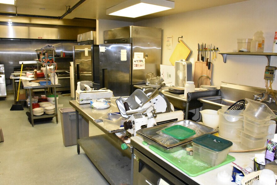 More Photos Of 18208 Cussewago Rd, Meadville Restaurant For Sale