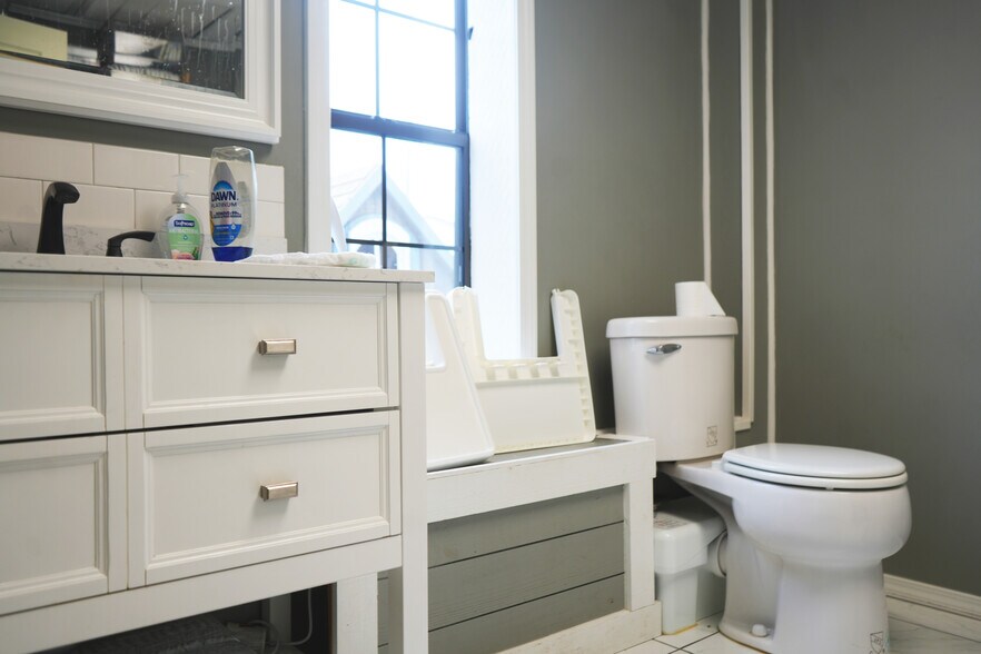 More Photos Of 1555 Echota Ave, Tahlequah Office For Sale