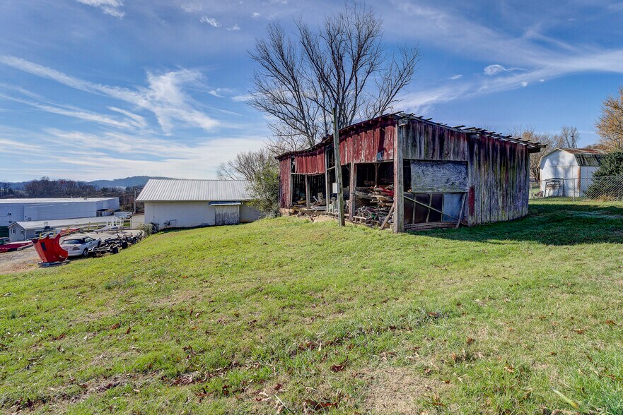 More Photos Of 127 Cherry St, Johnson City Industrial For Sale