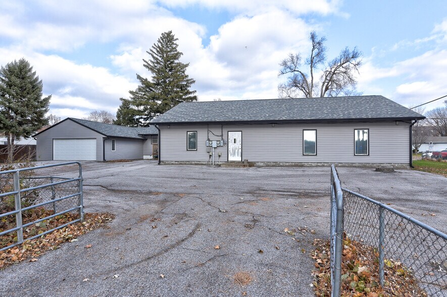 More Photos Of 5036 S 136th St, Omaha Office For Lease