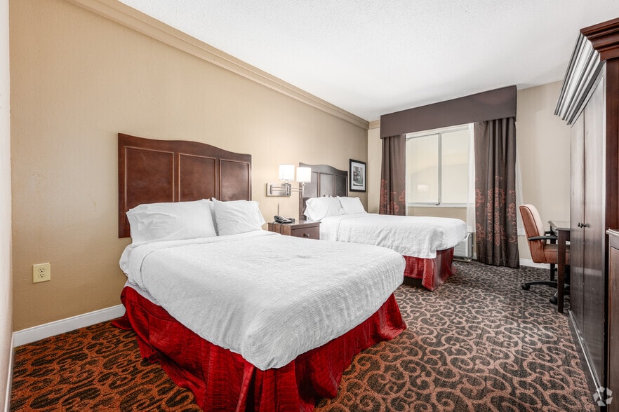 More Photos Of 6617 Ritchie Hwy, Glen Burnie Hotel For Sale