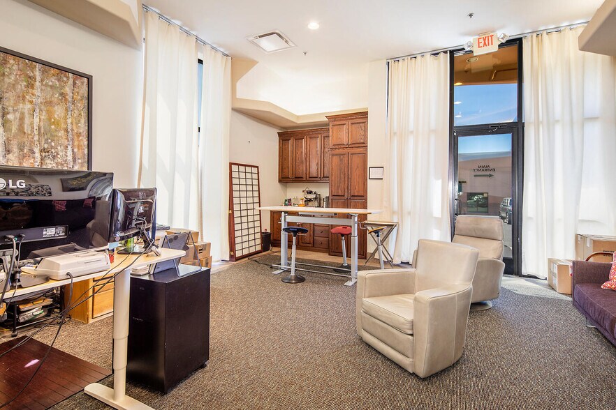More Photos Of 4135 N Rancho Dr, Las Vegas Light Distribution For Lease