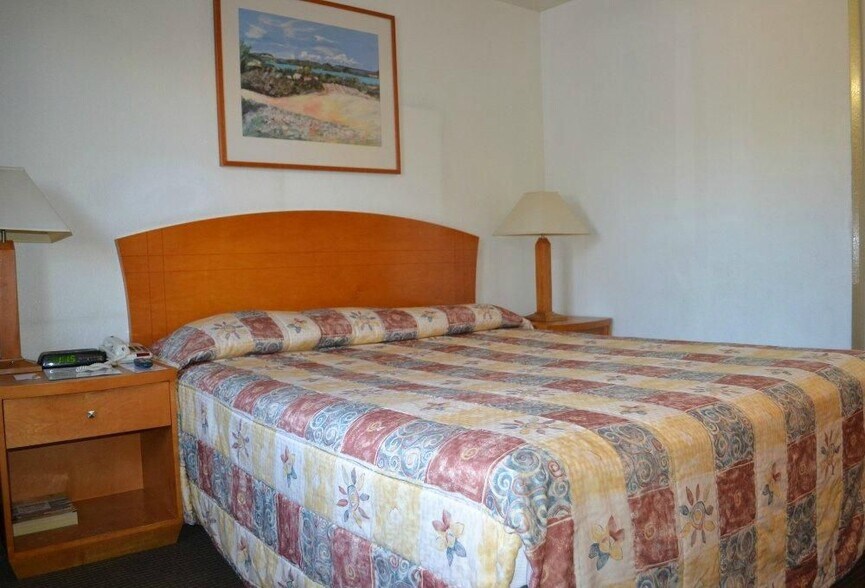 More Photos Of 2570 S East Ave, Fresno Hotel For Sale