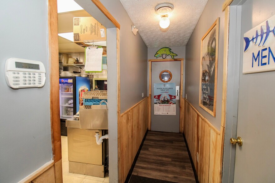 More Photos Of 54 McKinley St, Huron Bar For Sale