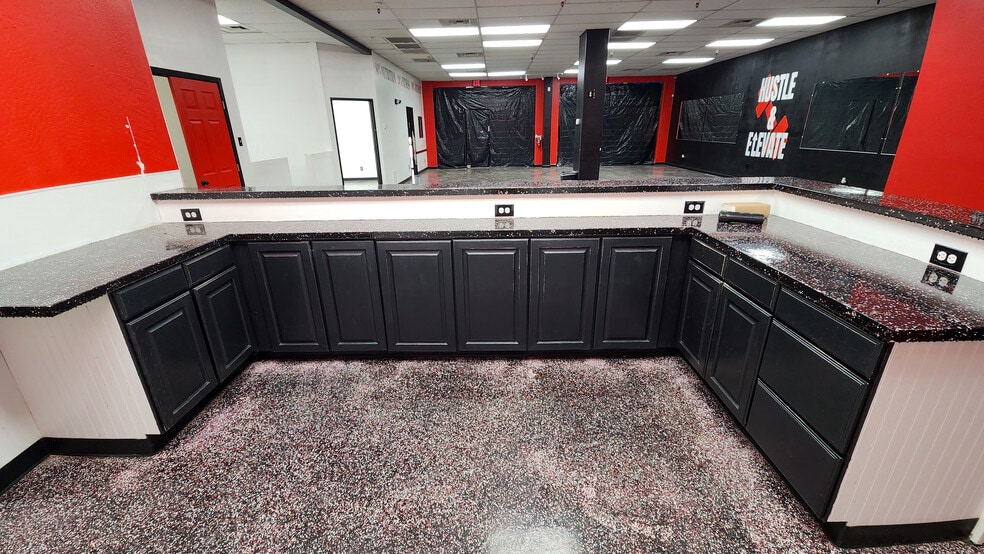 More Photos Of 2111 S Alma School Rd, Mesa General Retail For Lease