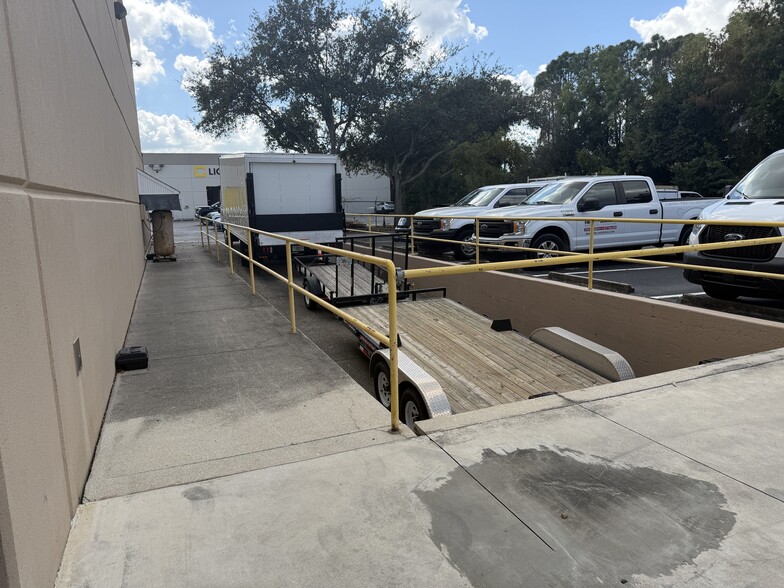 More Photos Of 12120 Metro Pky, Fort Myers Warehouse For Sale