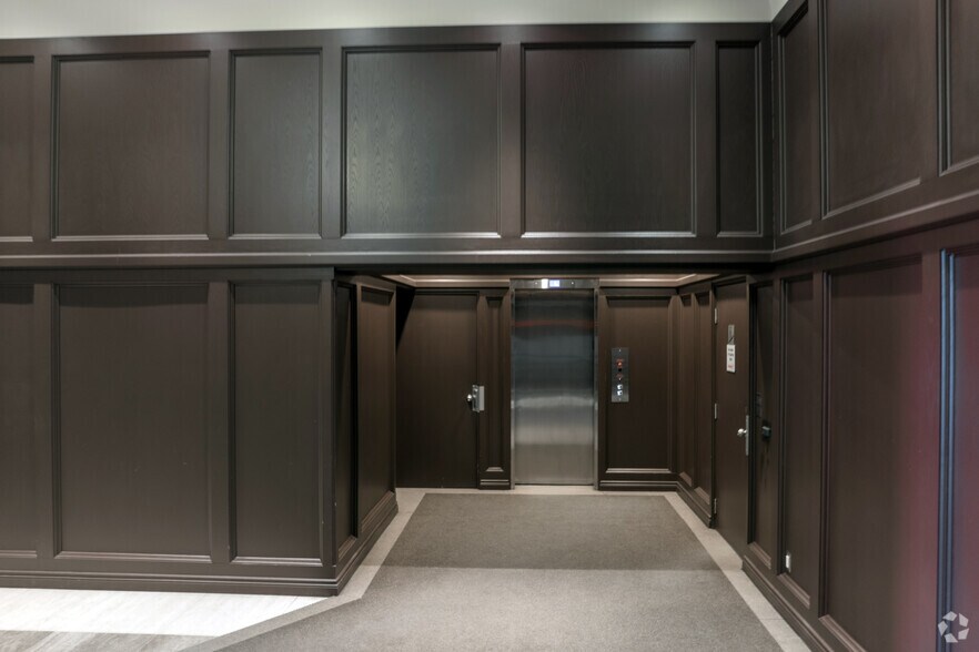 More Photos Of 212 King St W, Toronto Coworking Space