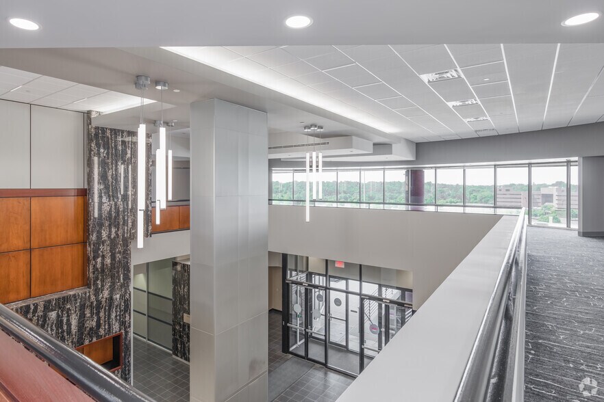 More Photos Of 300 Corporate Center Dr, Camp Hill Office For Lease