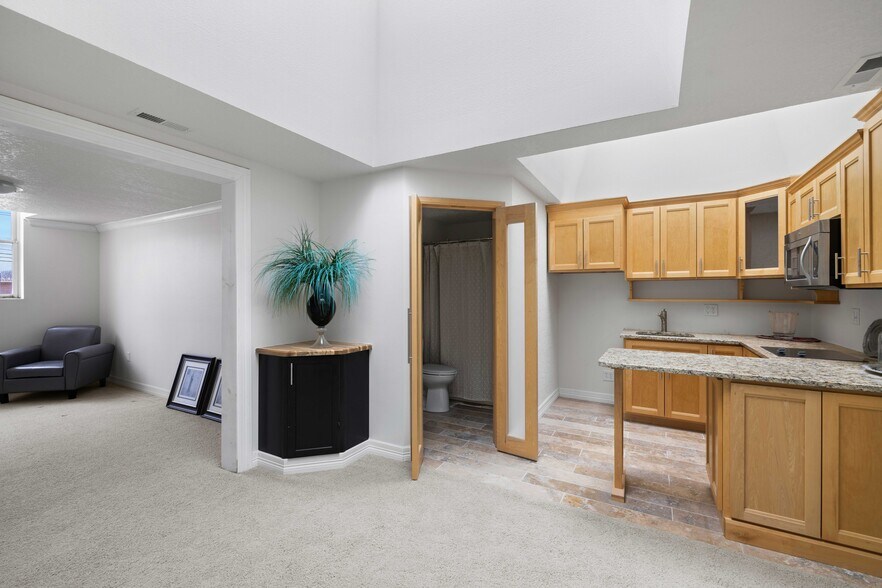 More Photos Of 104 1st Ave E, Newton Apartments For Sale