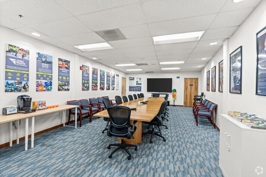 More Photos Of 1560 Berger Dr, San Jose Light Distribution For Lease