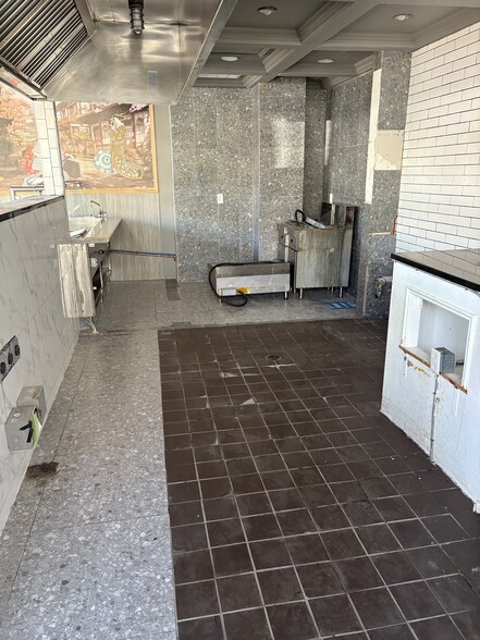 More Photos Of 4918-4934 Broadway, New York Storefront For Lease