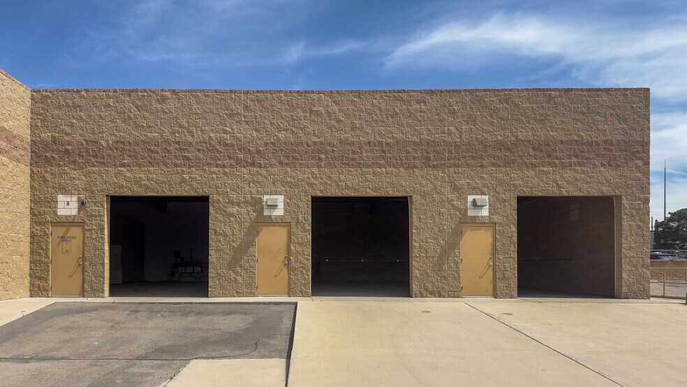 More Photos Of 801 Pendale Rd, El Paso Distribution For Sale