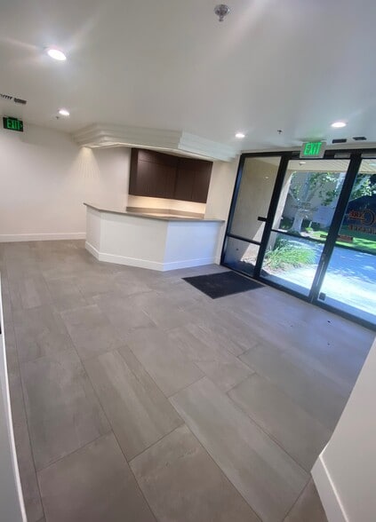 More Photos Of 23293 S Pointe Dr, Laguna Hills Medical For Lease