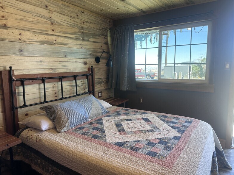 More Photos Of 430 S C St, Virginia City Hotel For Sale