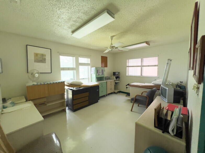 More Photos Of 5995 Heath Rd, San Antonio Office For Sale