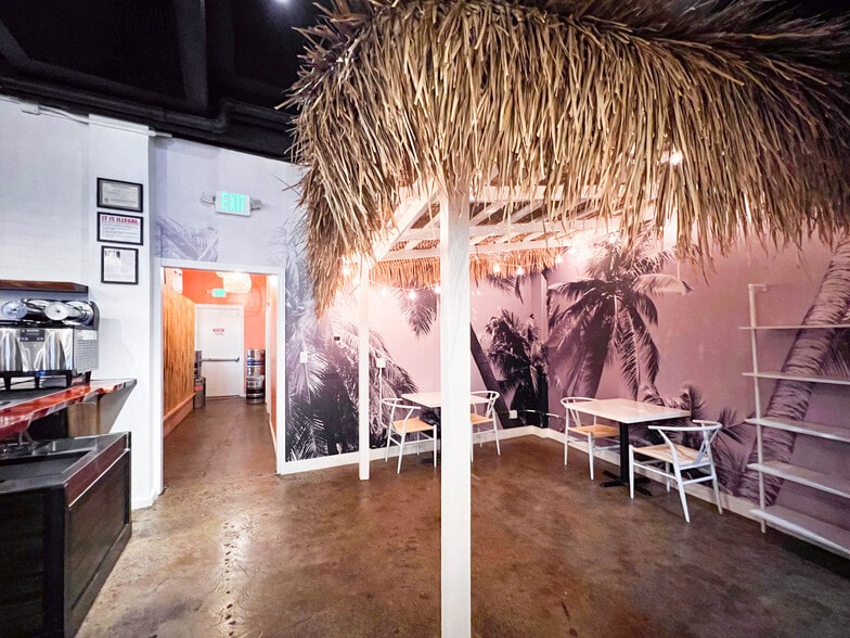 More Photos Of 96 N King St, Honolulu Bar For Lease