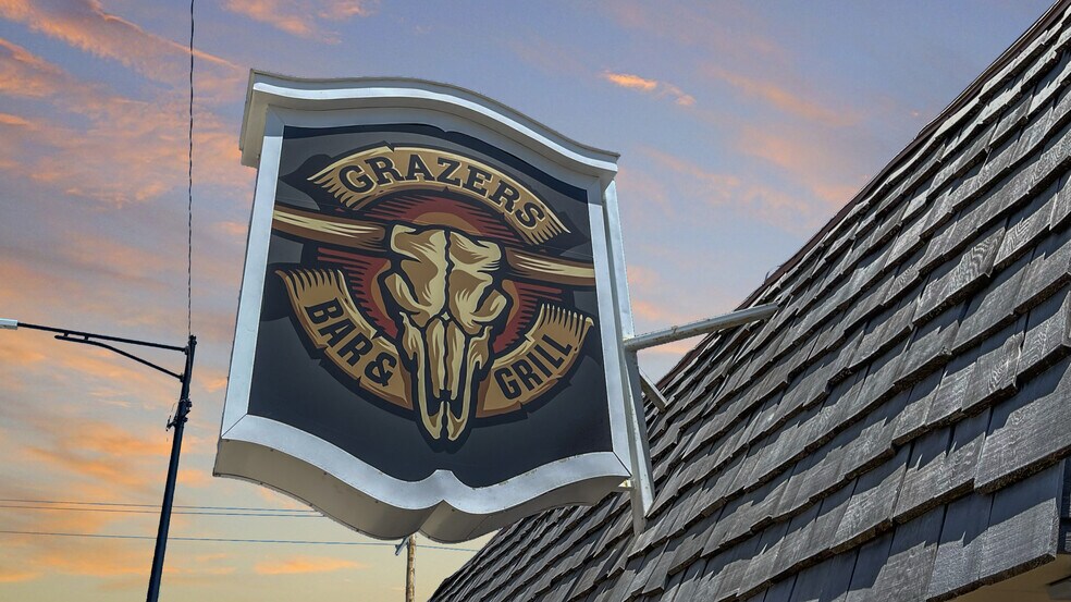 More Photos Of 208 W Arnold Ave, Arnold Restaurant For Sale