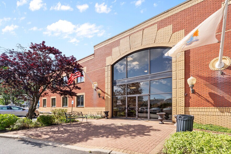 More Photos Of 613 Amboy Ave, Perth Amboy Medical For Lease
