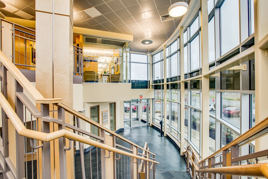 More Photos Of 525 Corporate Dr, Stafford Office For Lease