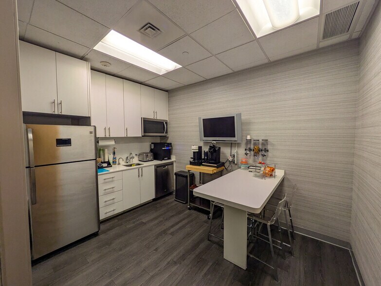 More Photos Of 2980 NE 207th St, Aventura Office Residential For Lease