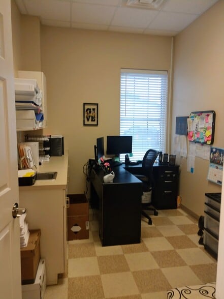 More Photos Of 308-316 Dolphin Dr, Jacksonville Medical For Lease