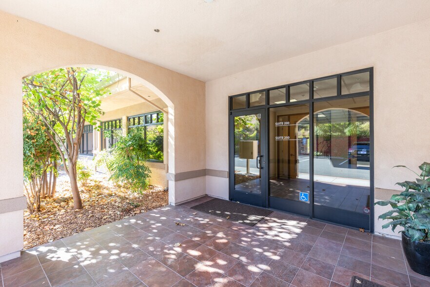 More Photos Of 690 De Long Ave, Novato Office For Sale