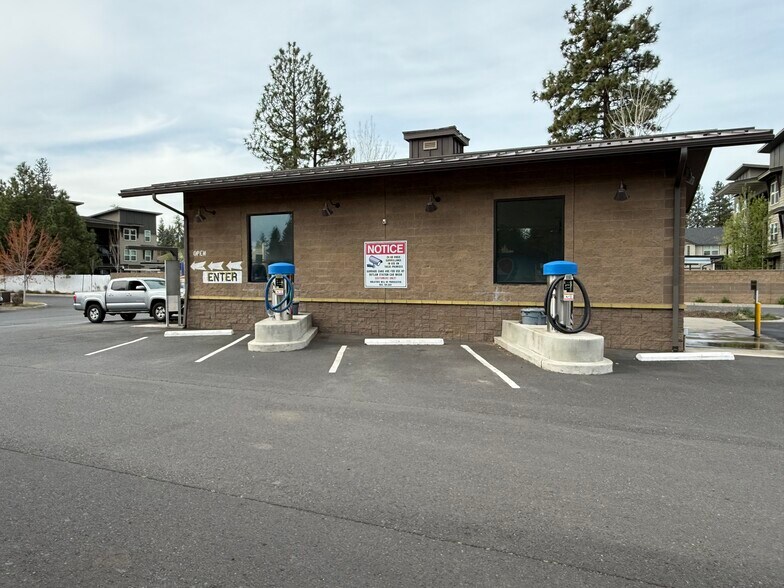 More Photos Of 1045 W Rail Way, Sisters Carwash For Sale