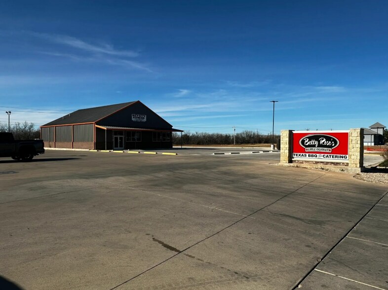 More Photos Of 3950 Catclaw Dr, Abilene General Retail For Lease