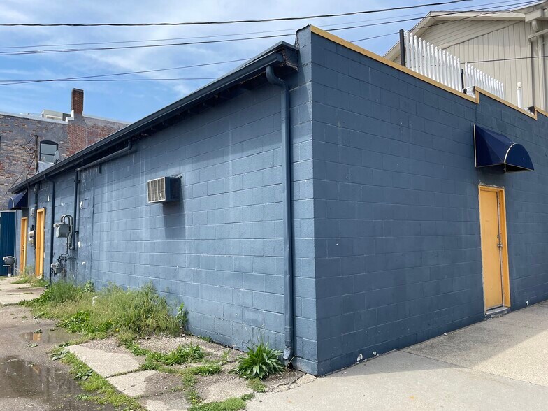 More Photos Of 124 E Superior St, Alma Storefront Retail Office For Sale
