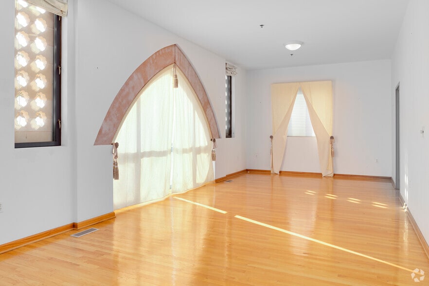 More Photos Of 11326 Leesburg Pike, Herndon Religious Facility For Sale