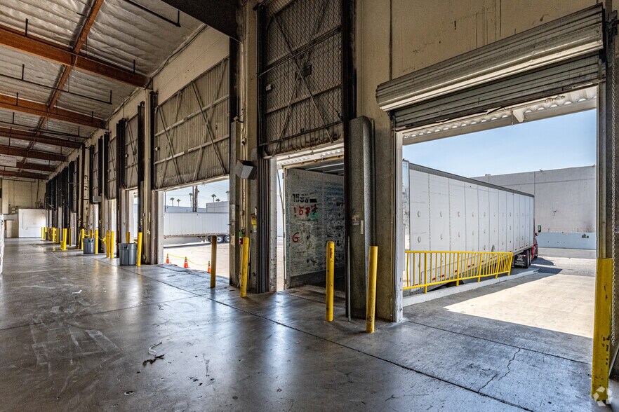 More Photos Of 347 S Stimson Ave, City Of Industry Warehouse For Lease