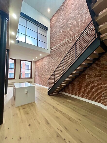 More Photos Of 32-34 S Strawberry St, Philadelphia Loft Creative Space For Sale
