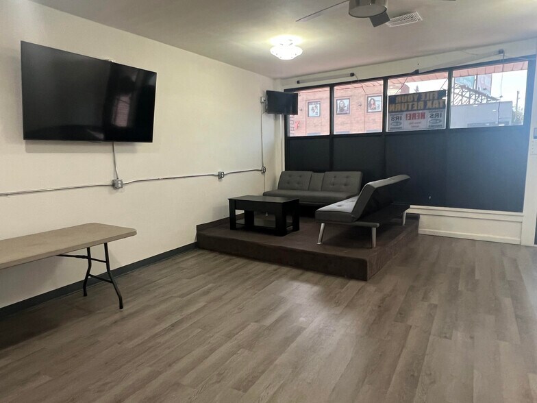 More Photos Of 17534 W 7 Mile Rd, Detroit Office For Sale