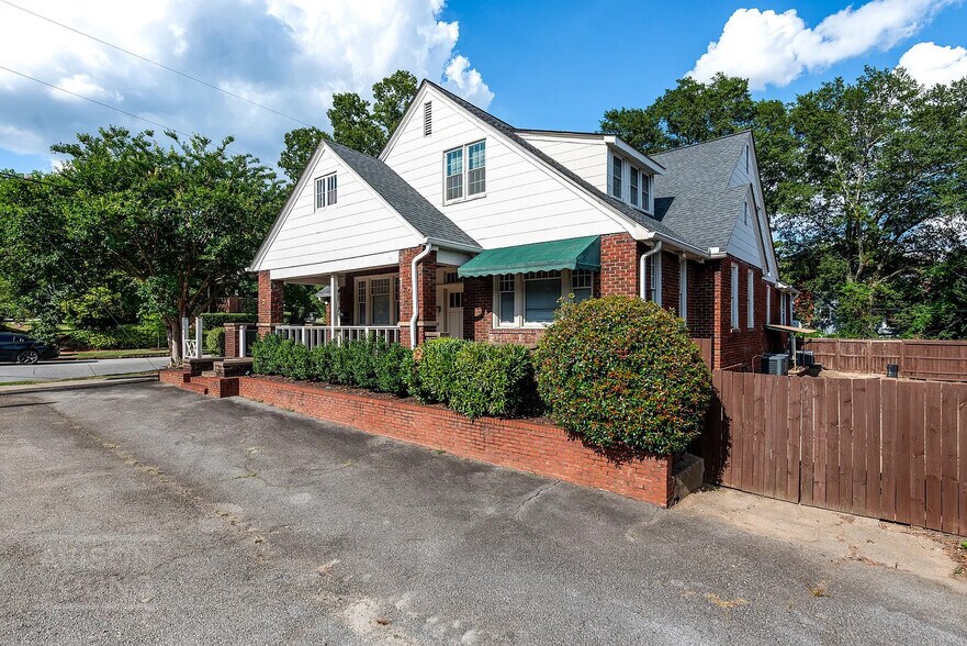 More Photos Of 312 Rutherford St, Greenville Office Residential For Lease