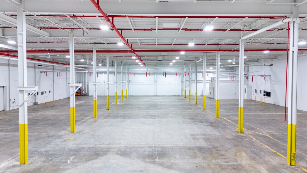 More Photos Of 1501 S 19th St, Mattoon Warehouse For Lease