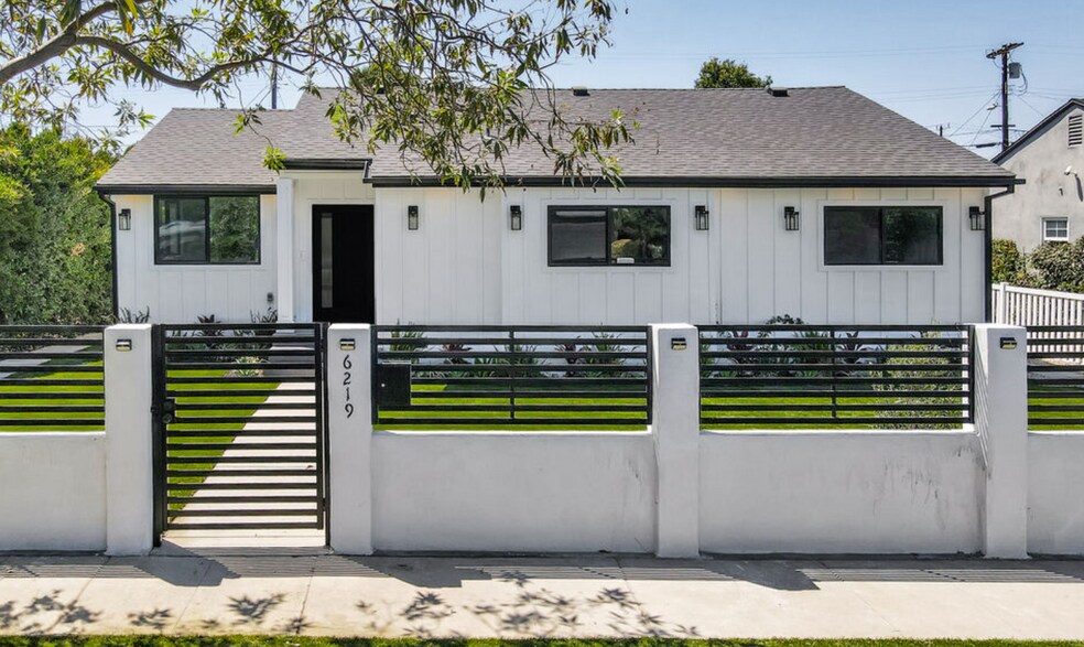 Primary Photo Of 6219 Sylvia Ave, Tarzana Assisted Living For Lease