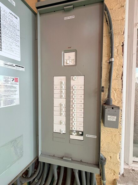 More Photos Of 228 E Washington St, Hagerstown Office Residential For Sale