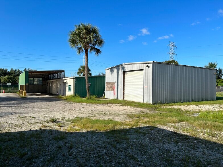 More Photos Of 7812 Symmes Rd, Gibsonton Service For Lease