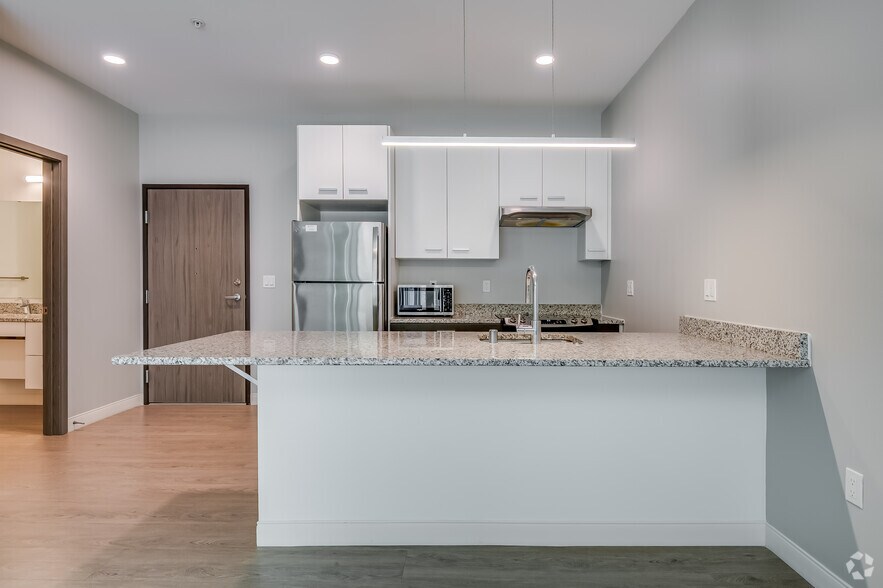 More Photos Of 211 W Mineral St, Milwaukee Apartments For Lease