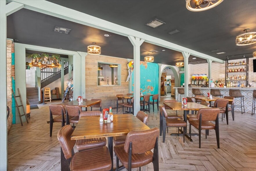 More Photos Of 128 N Pecan, Hico Restaurant For Sale