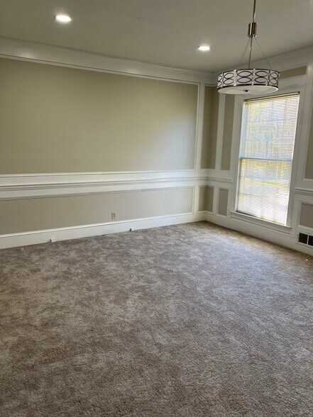 More Photos Of 1520 Pine Log Rd, Conyers Office For Lease
