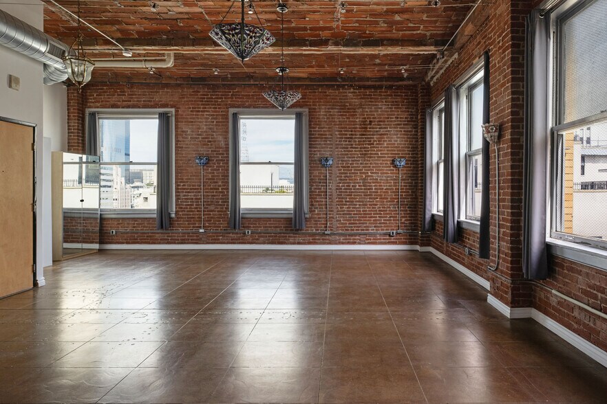 More Photos Of 215 W 7th St, Los Angeles Apartments For Sale