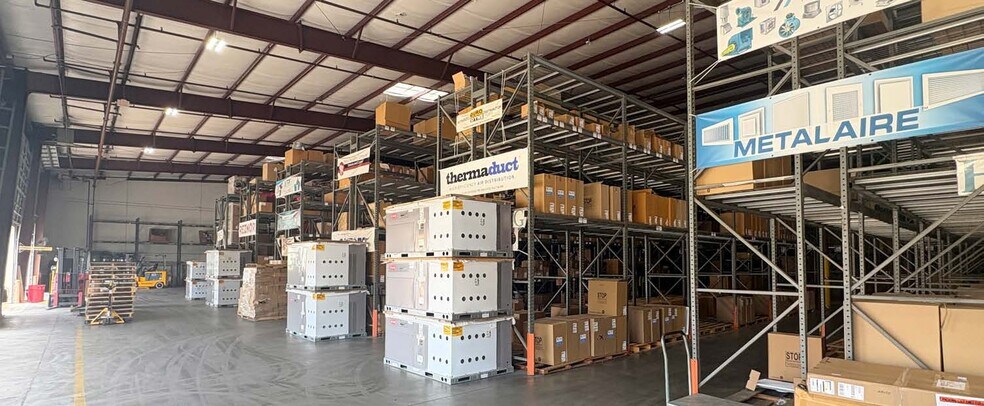 More Photos Of 3215 Claymoore Park Dr, Houston Warehouse For Lease