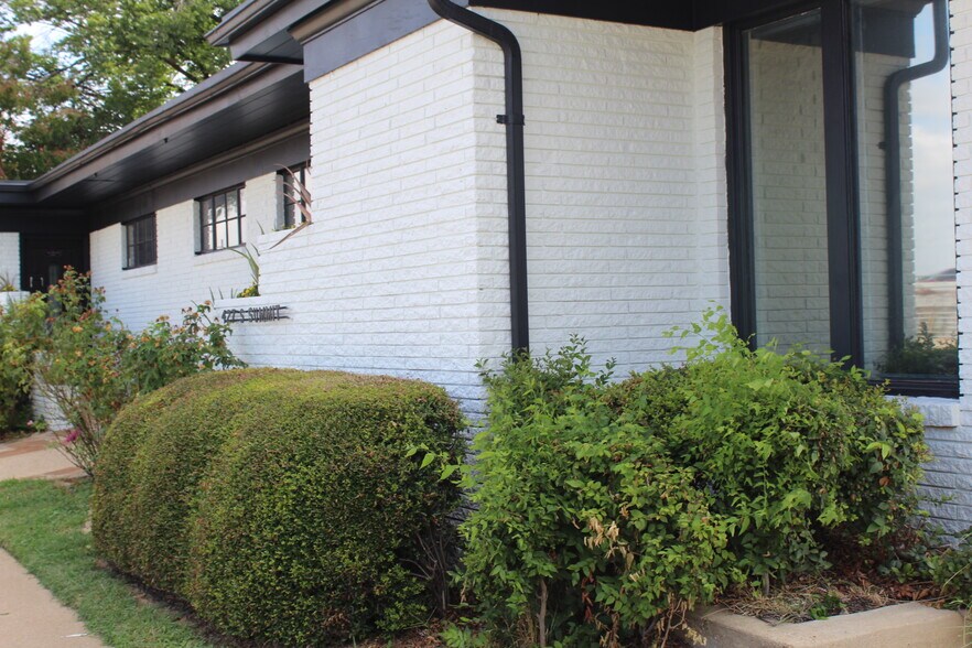 More Photos Of 425-427 S Summit Ave, Fort Worth Medical For Lease